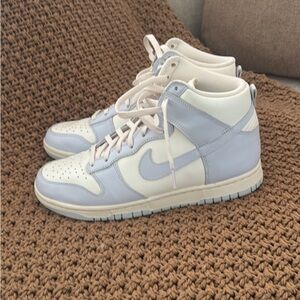 Nike Cream and Blue Athletic Shoes with Smooth Leather Finish